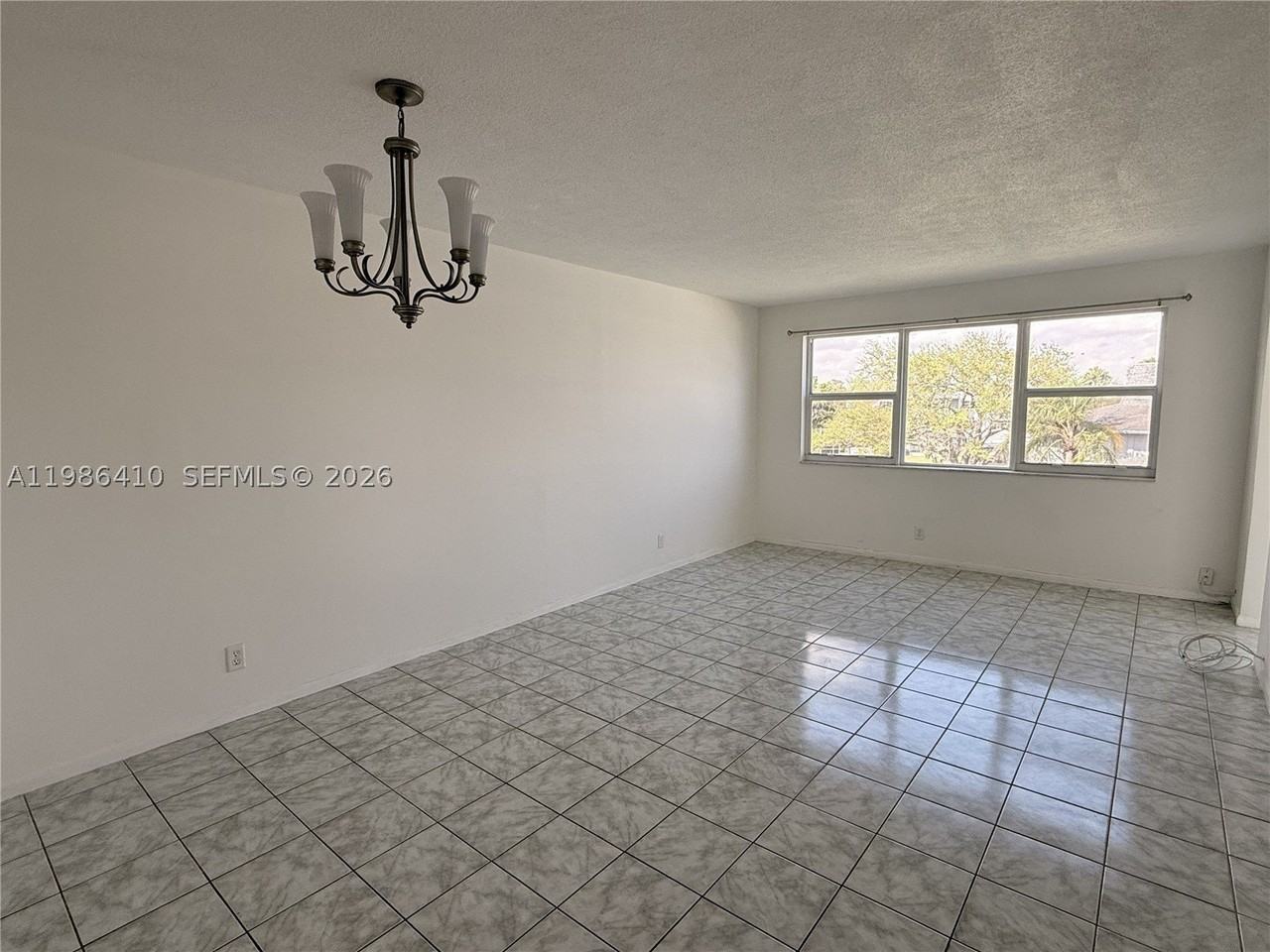 2223 Park Ln #306 - Photo 7 of 32