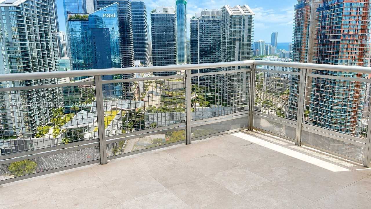 350 S Miami Ave #3904 - Photo 5 of 25