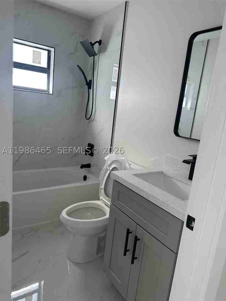 712 Euston Ave S - Photo 7 of 17