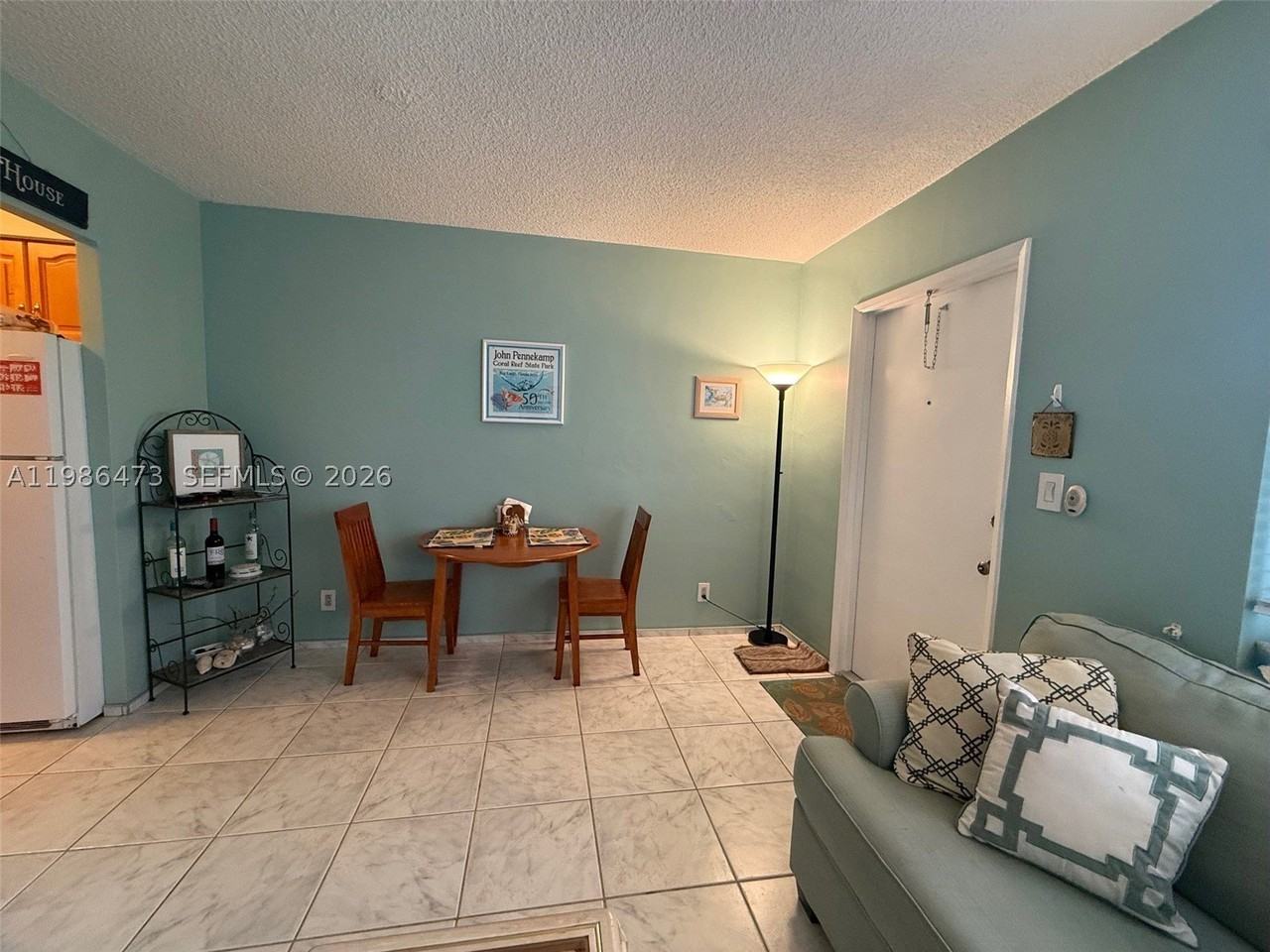 3240 Ne 16th St #3 - Photo 7 of 25