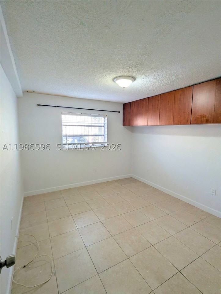 4050 Nw 135th St #8-9 - Photo 4 of 4
