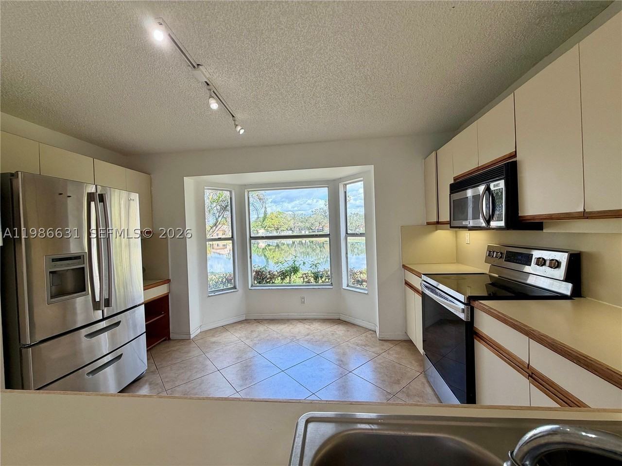 12619 Nw 11th Pl - Photo 5 of 50