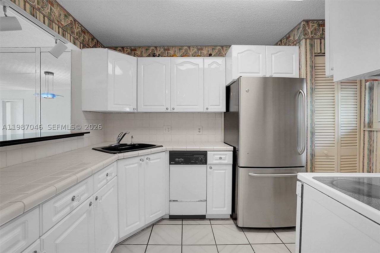 5431 Ne 25th Ave #103B - Photo 3 of 16
