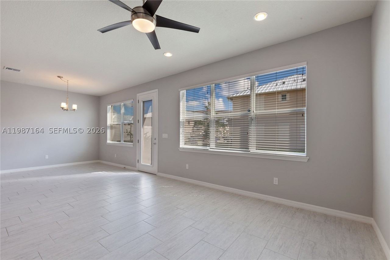 1101 Banyan Dr - Photo 5 of 26