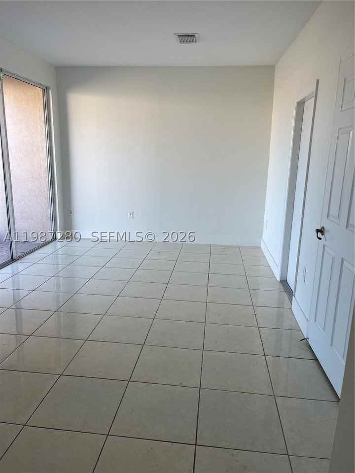 27501 Sw 138th Ave - Photo 3 of 13