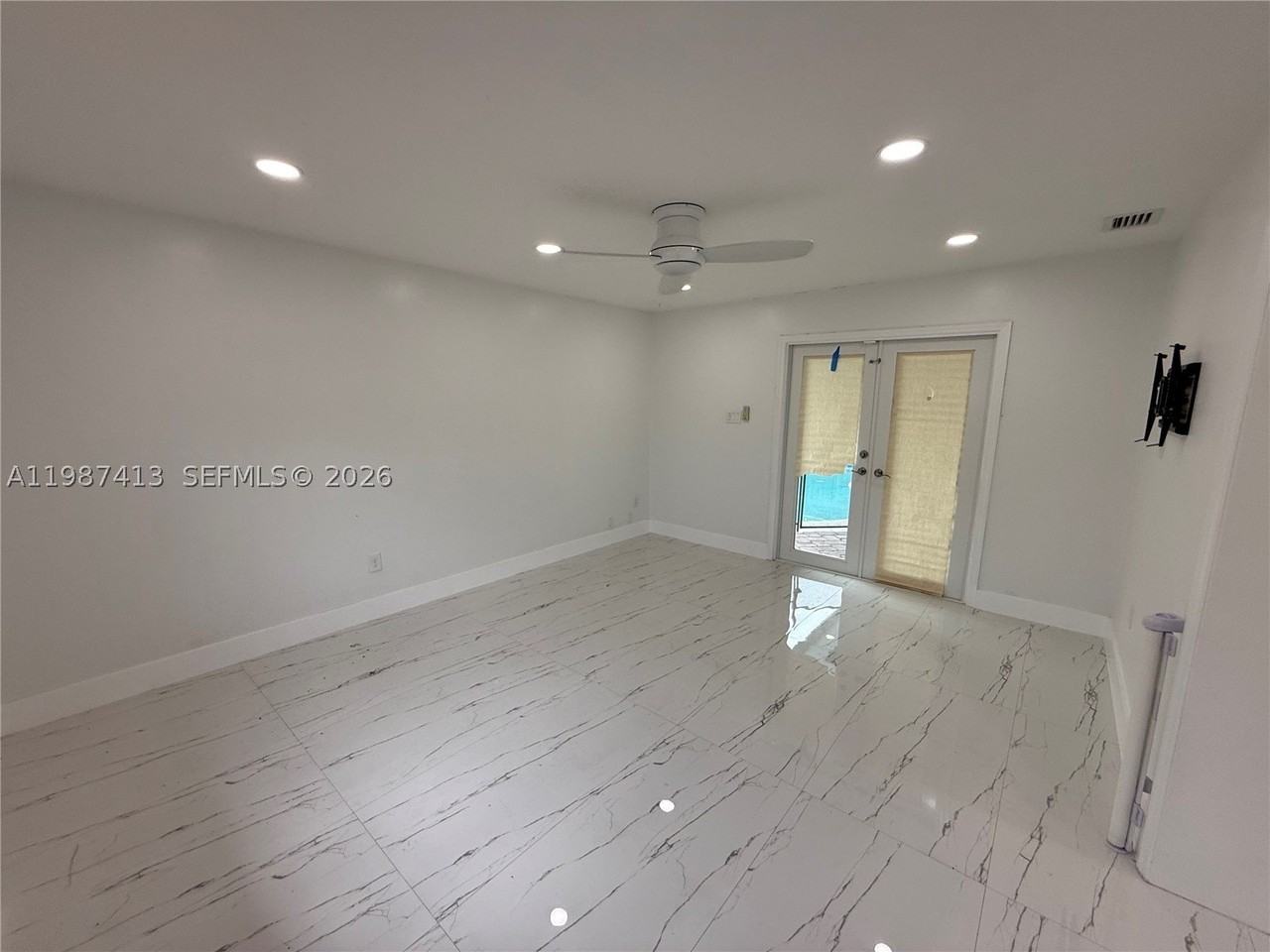 11100 Nw 21st St - Photo 6 of 20