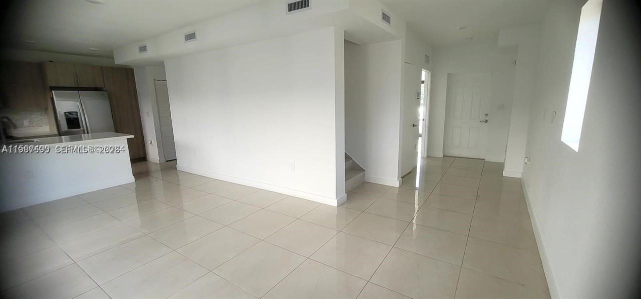 110 Nw 11th Ct - Photo 5 of 25