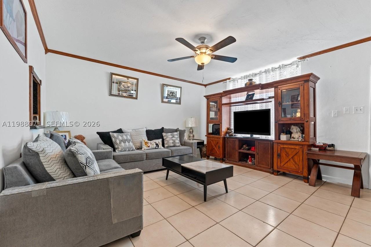 314 Ne 142nd St #16C - Photo 3 of 18