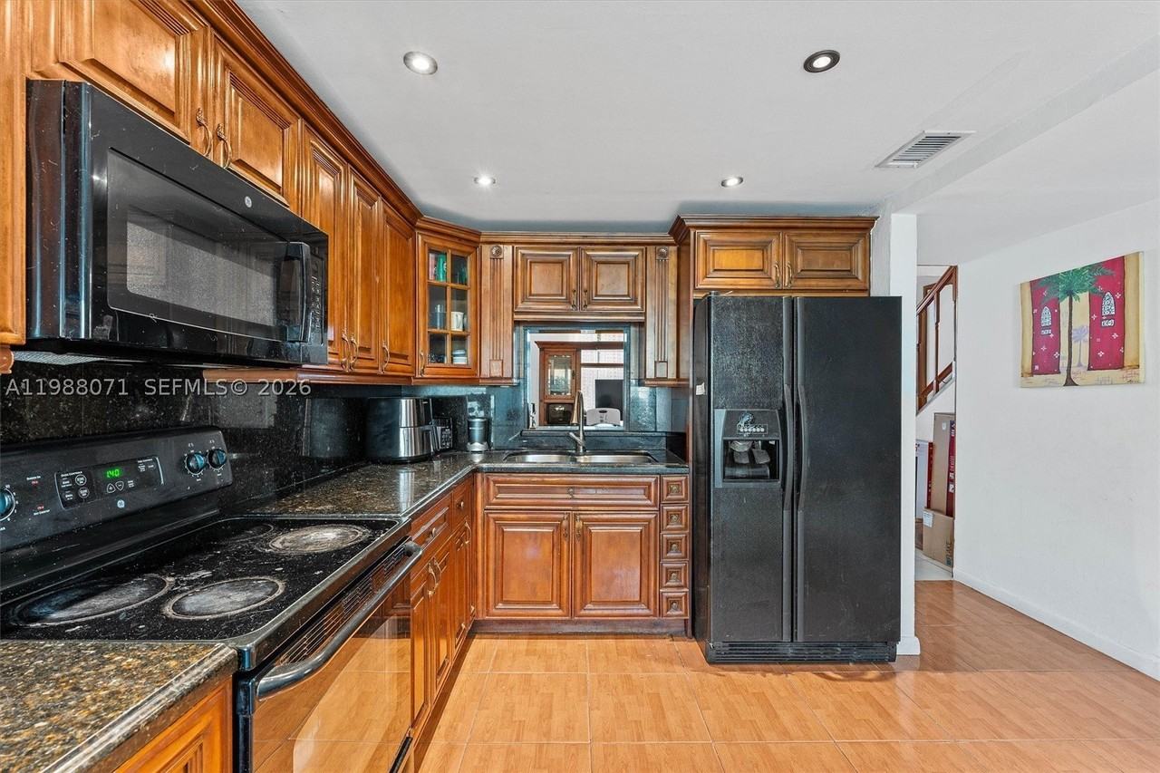 314 Ne 142nd St #16C - Photo 7 of 18