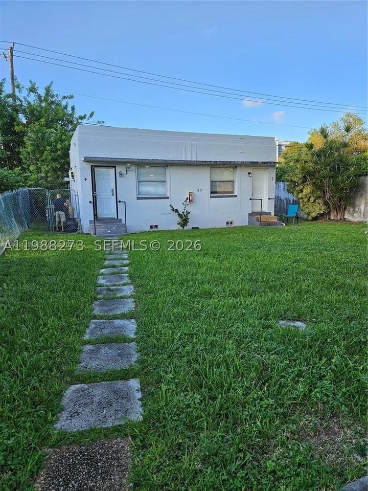 1437 Ne 110th Ter #4 - Photo 2 of 10