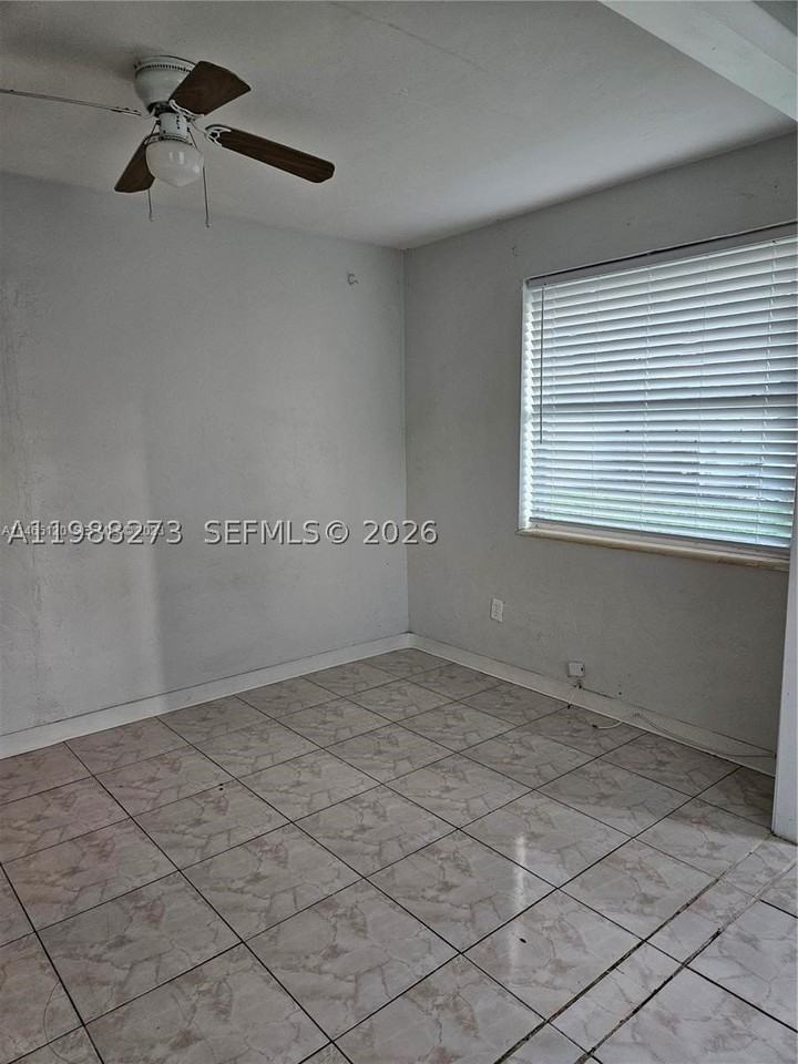 1437 Ne 110th Ter #4 - Photo 3 of 10