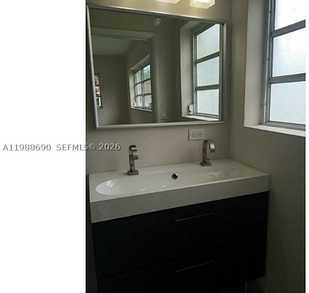 740 Ne 179th Ter - Photo 5 of 28