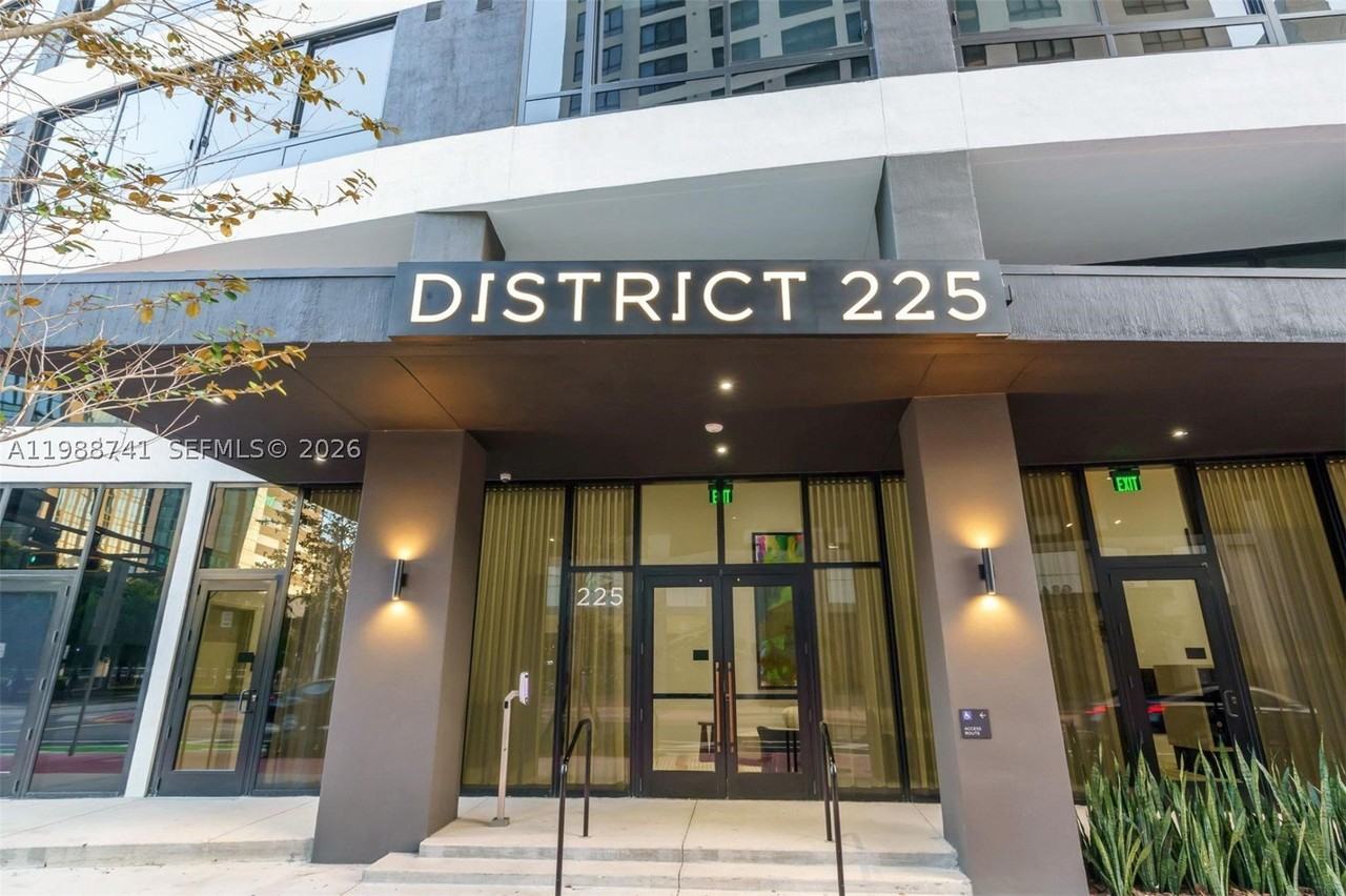 225 N Miami Ave #1709