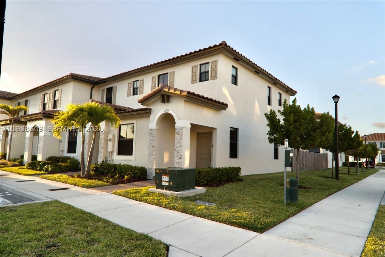 11719 Sw 246th Ter - Photo 5 of 41