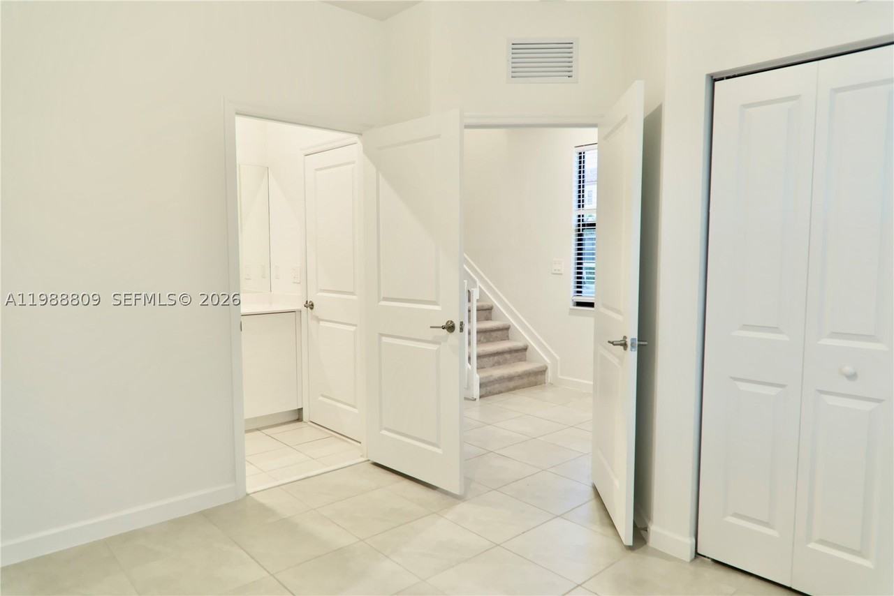 11719 Sw 246th Ter - Photo 6 of 41