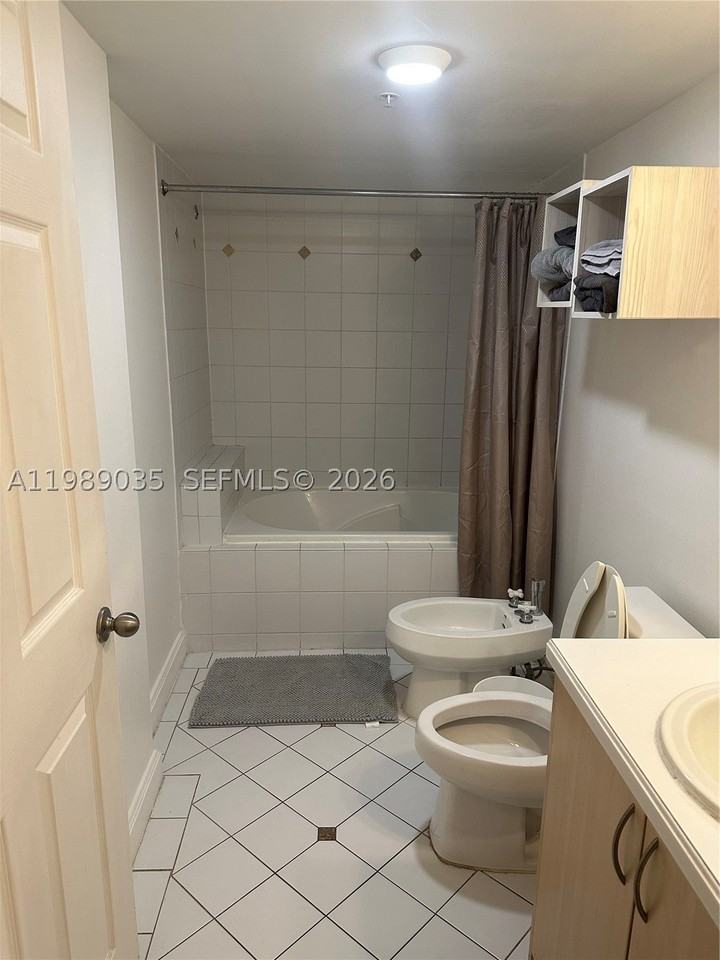 2951 S Bayshore Dr #417 - Photo 6 of 27