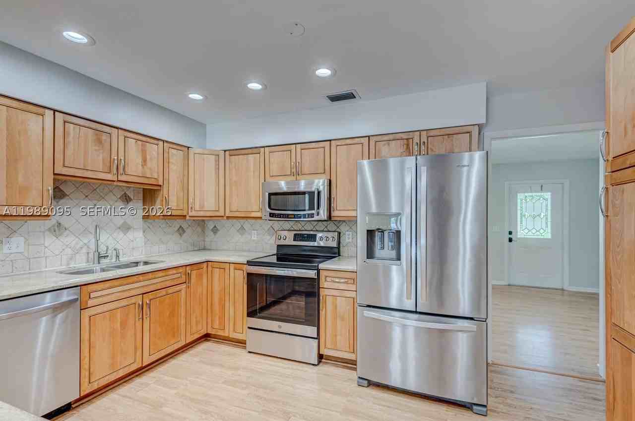 15216 85th Ave N #15216 - Photo 4 of 14