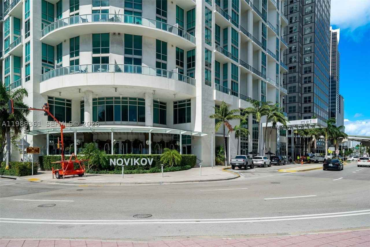 300 S Biscayne Blvd #L410 - Photo 4 of 38