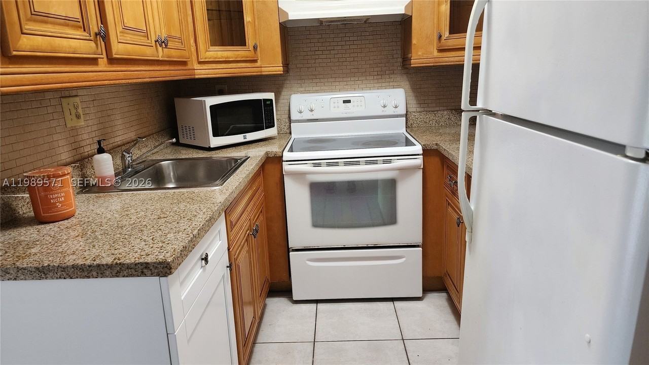 9405 W Flagler St #D204 - Photo 4 of 22
