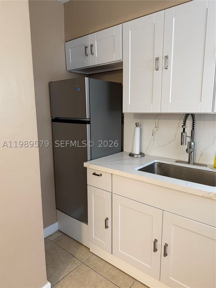 321 Wilson St #A204 - Photo 4 of 9