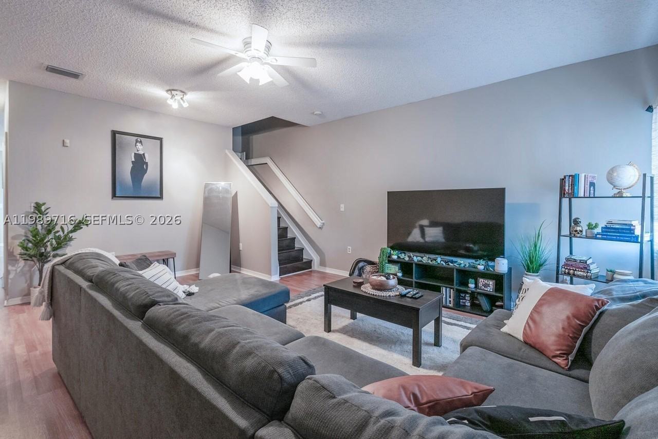 2203 Se 23rd Ter #2203 - Photo 3 of 17