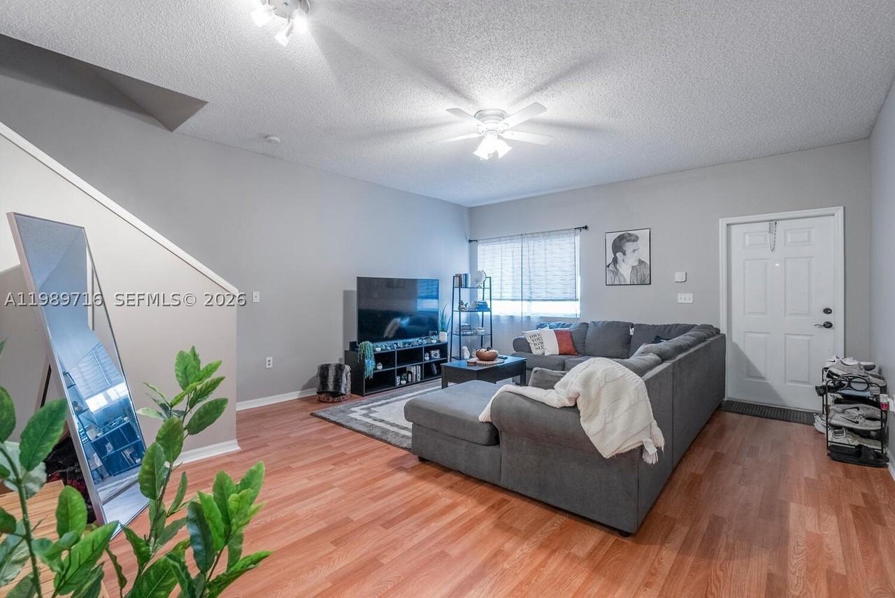 2203 Se 23rd Ter #2203 - Photo 4 of 17