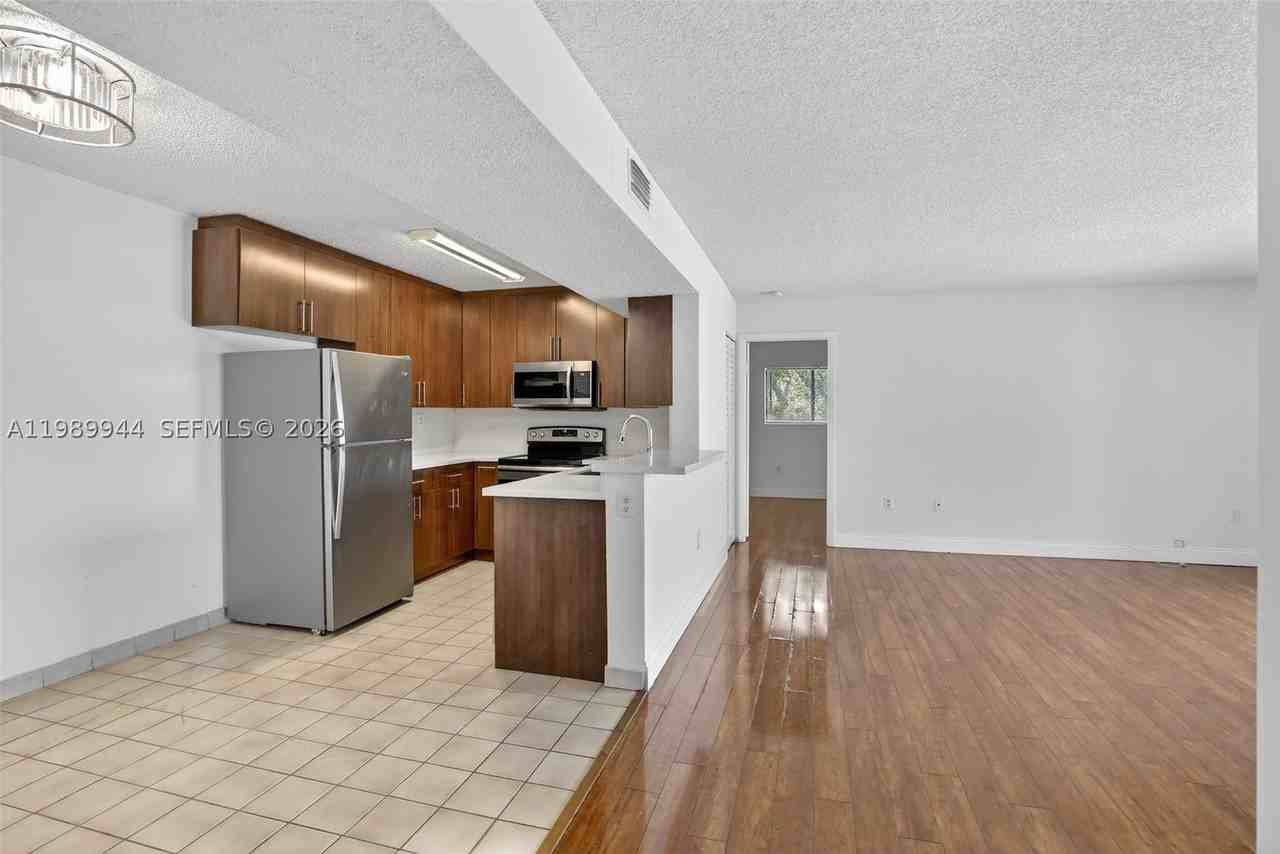 400 Palm Cir W #306 - Photo 2 of 15