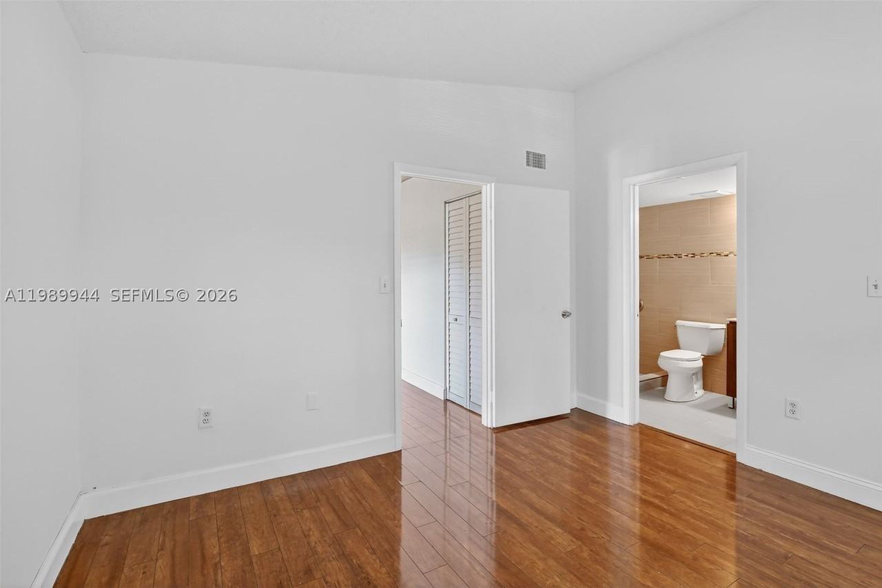 400 Palm Cir W #306 - Photo 7 of 15