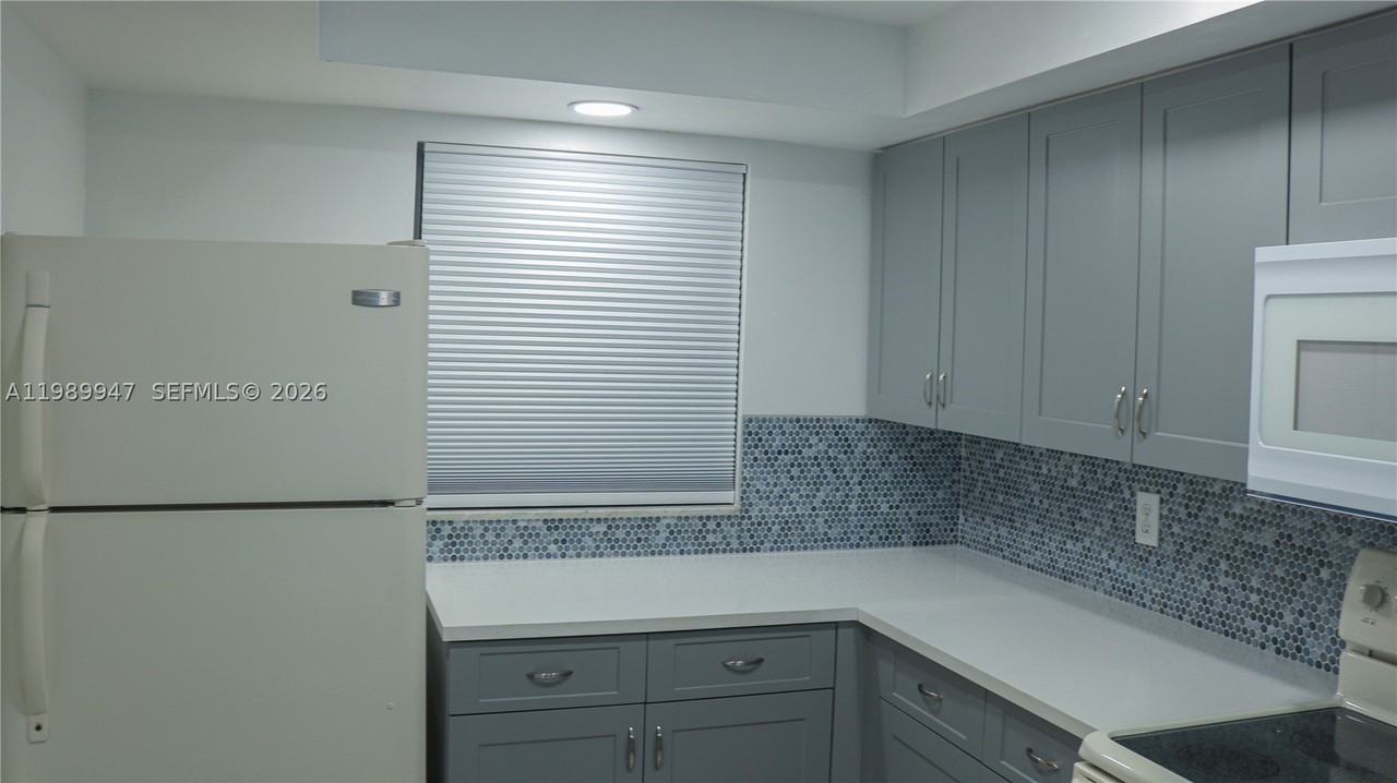 9421 Evergreen Pl #103 - Photo 3 of 11