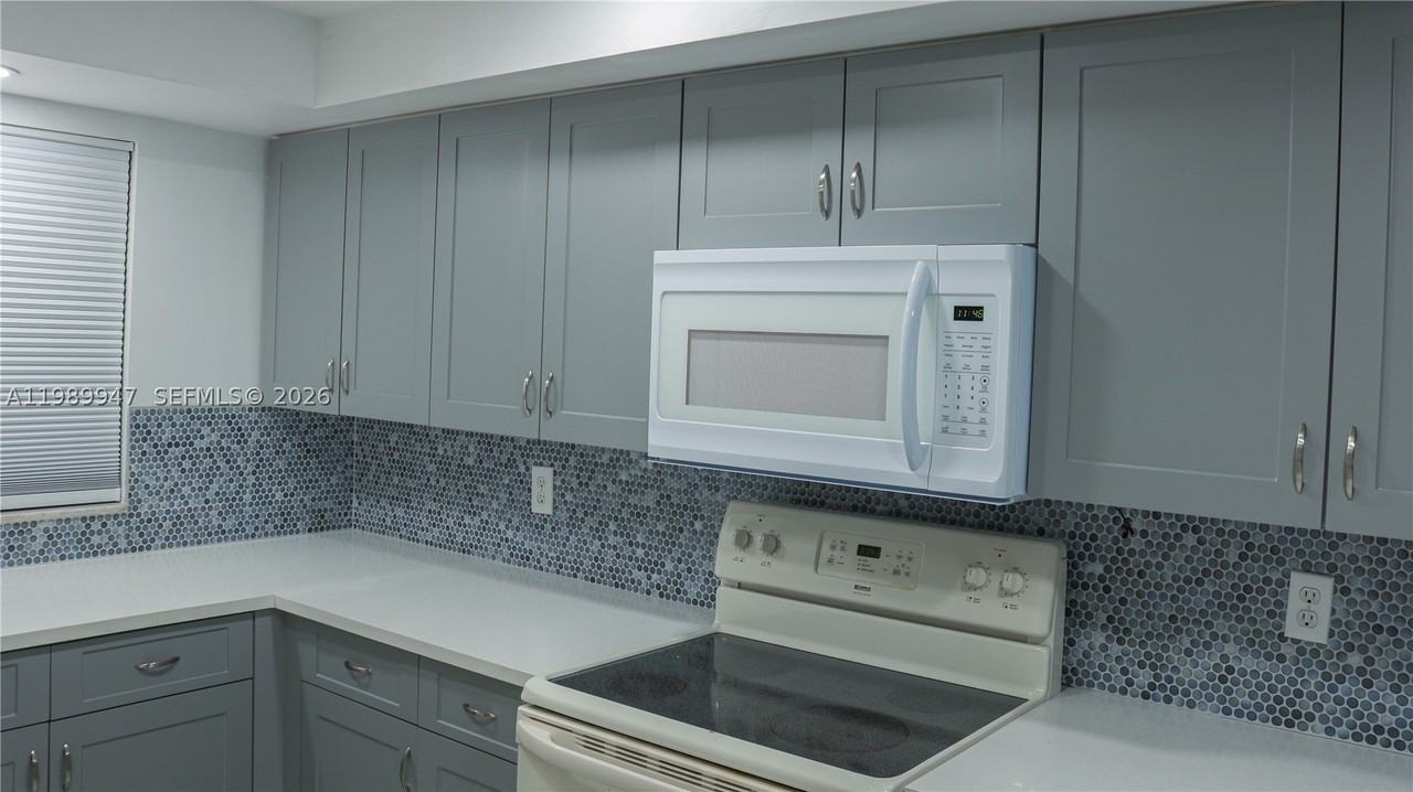 9421 Evergreen Pl #103 - Photo 4 of 11