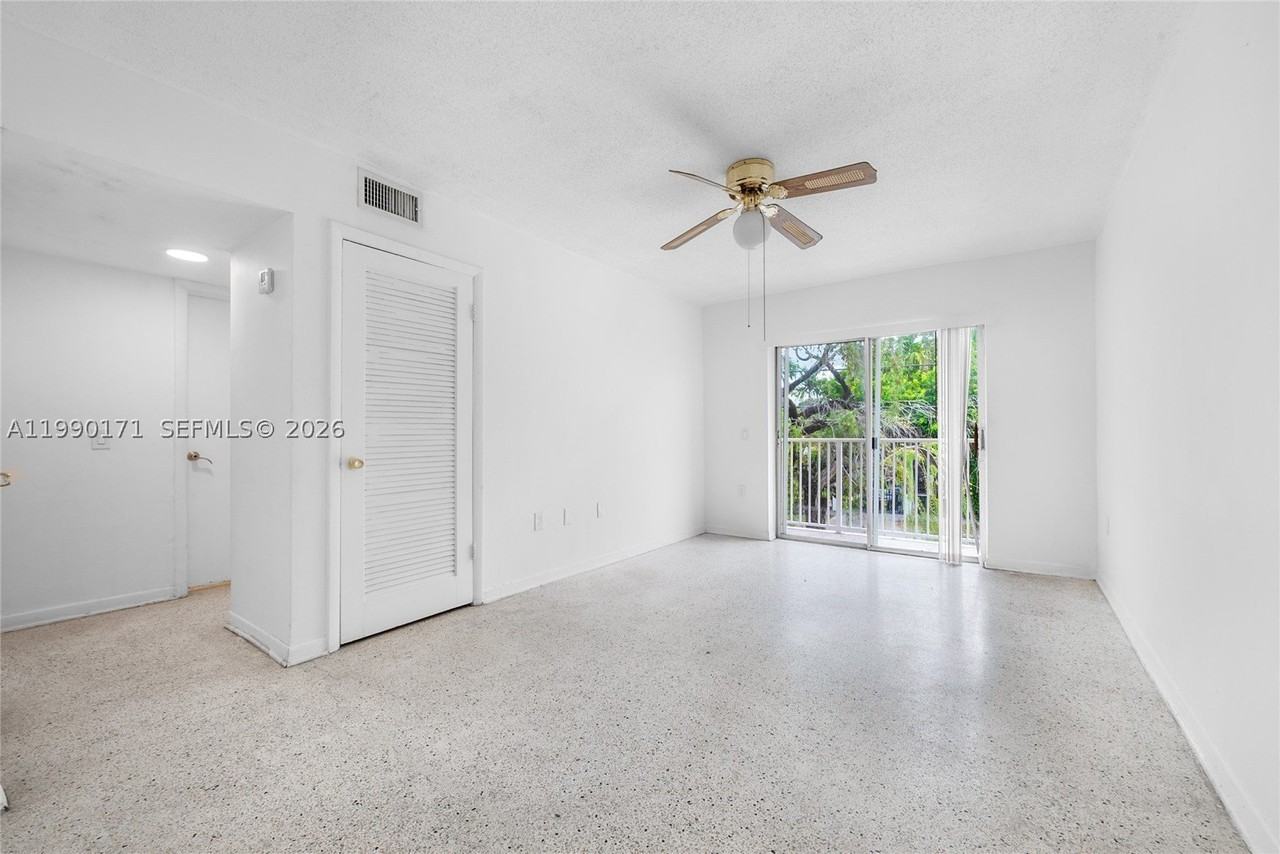 2661 Sw 11th St #8 - Photo 6 of 9