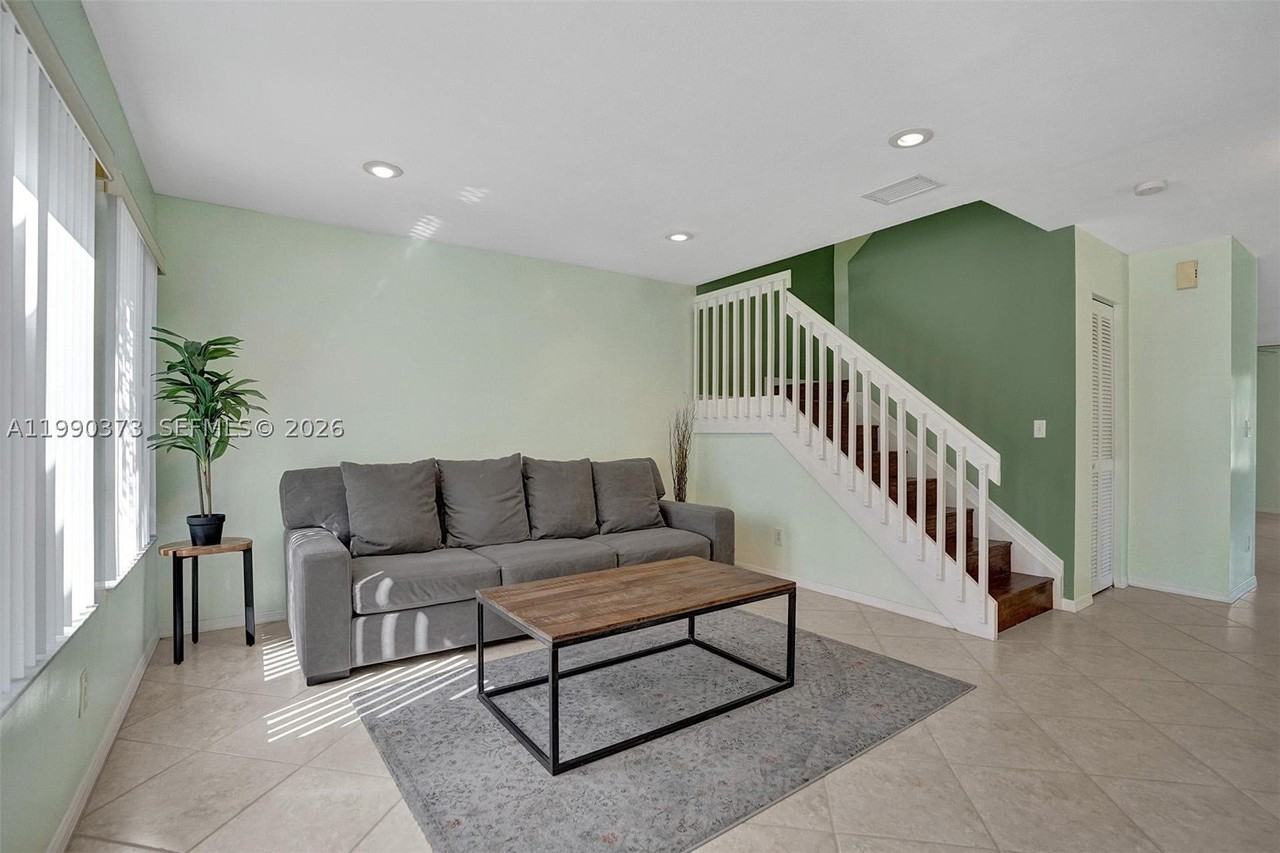 1726 Sw 110th Ter - Photo 3 of 50