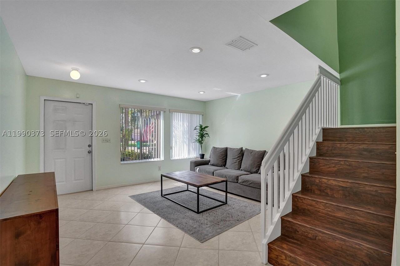 1726 Sw 110th Ter - Photo 6 of 50