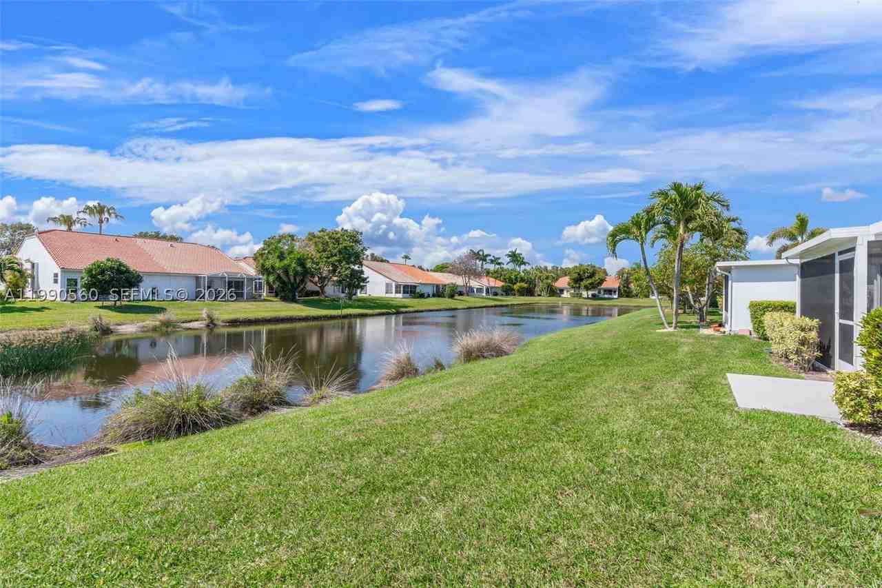 15465 Lake Magnolia Pl - Photo 4 of 50