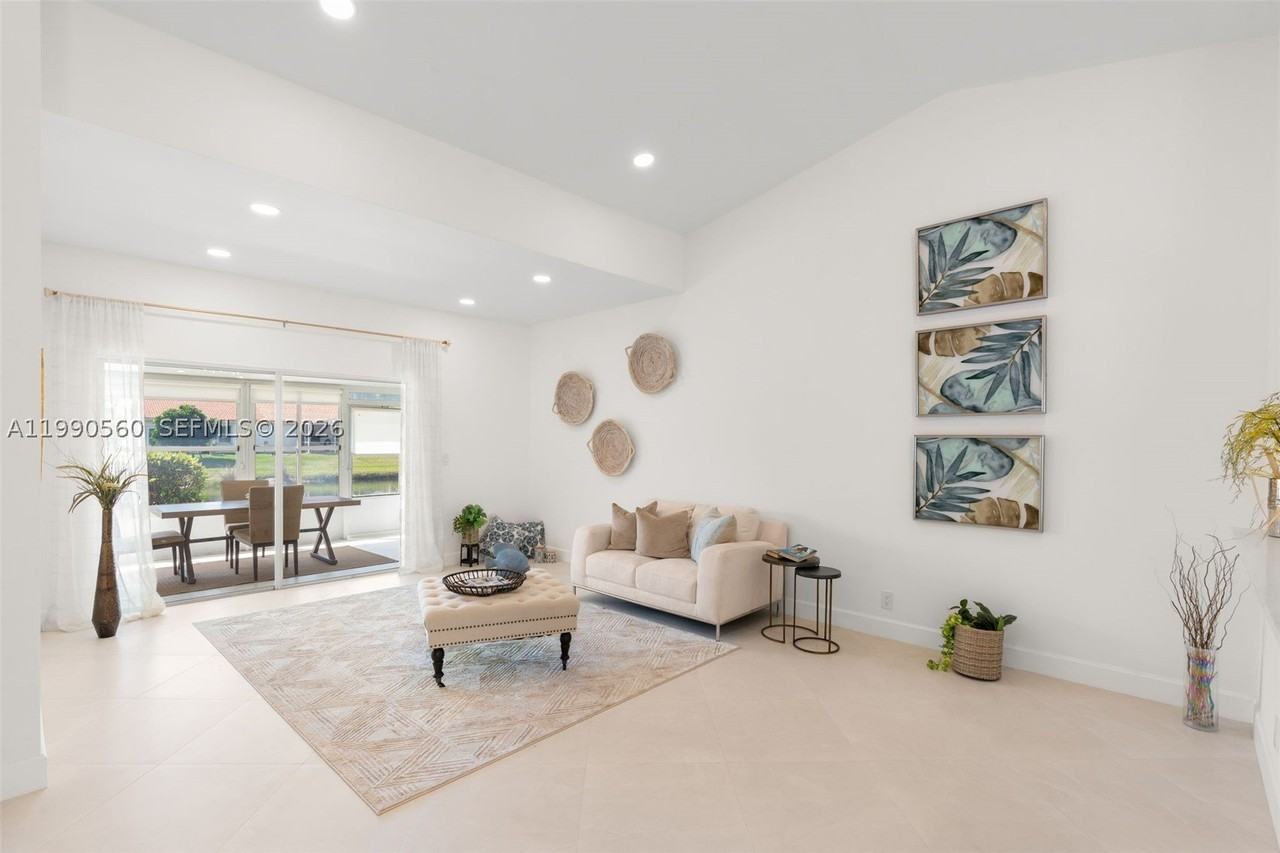 15465 Lake Magnolia Pl - Photo 5 of 50