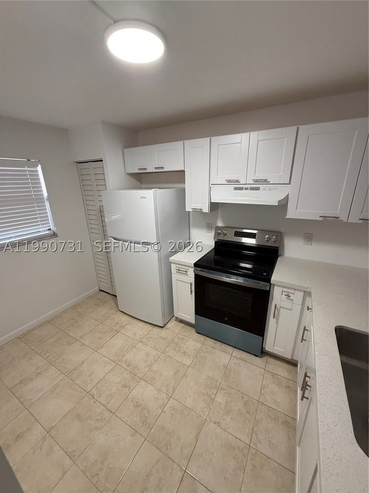 860 Ne 207th Ter #8-106 - Photo 3 of 14