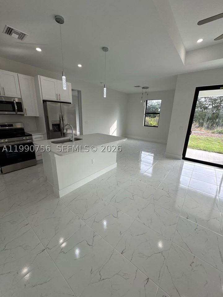 4624 Connie Ave N #0 - Photo 6 of 31