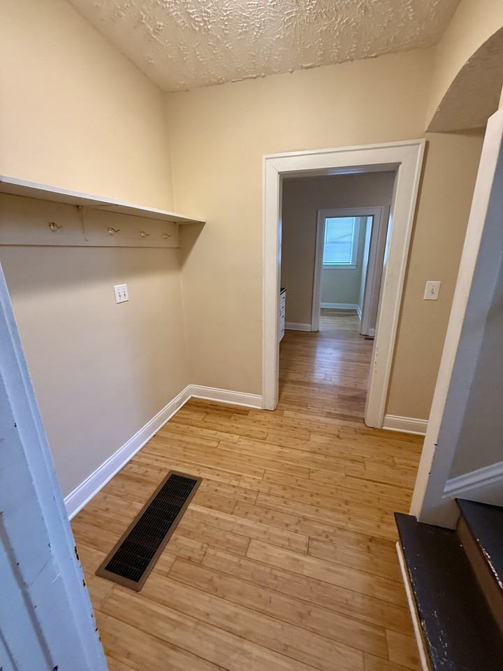 926 11th Ave - Photo 6 of 15
