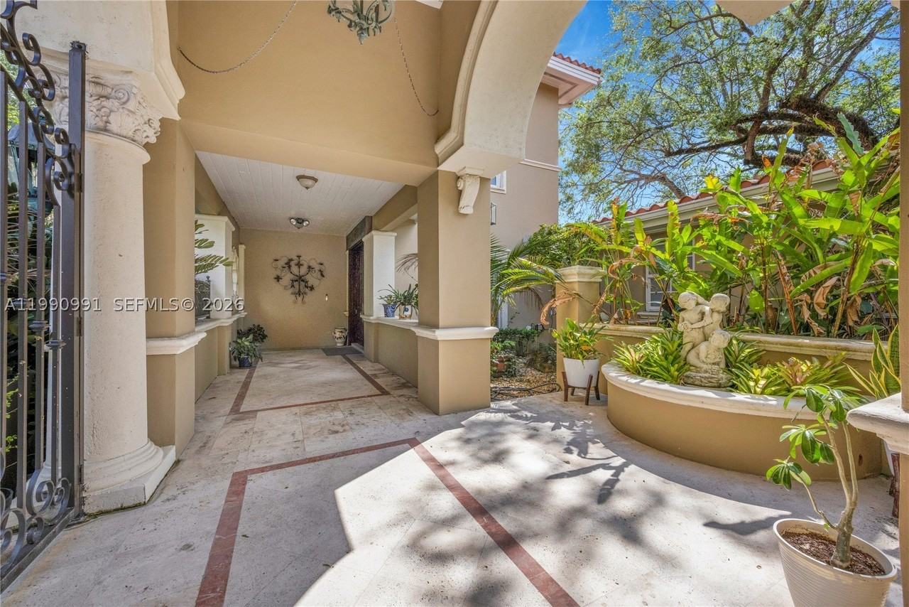 6200 Granada Blvd - Photo 4 of 29