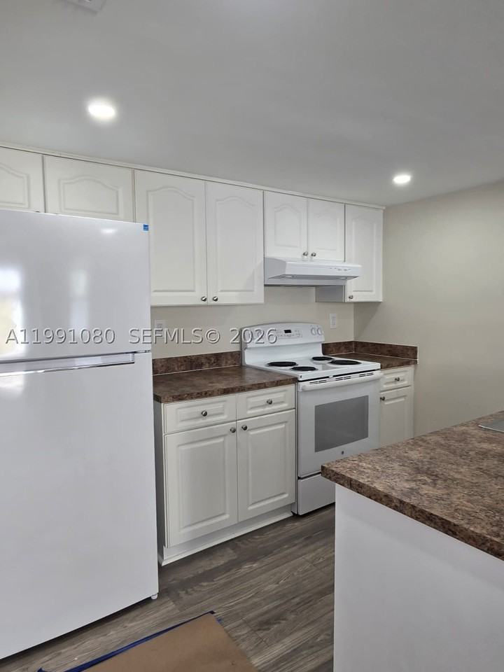 6825 Sw 45th Ln #12 - Photo 5 of 17