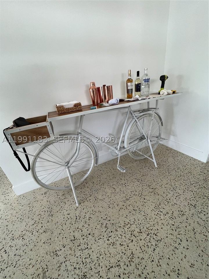 750 Polk St - Photo 5 of 7