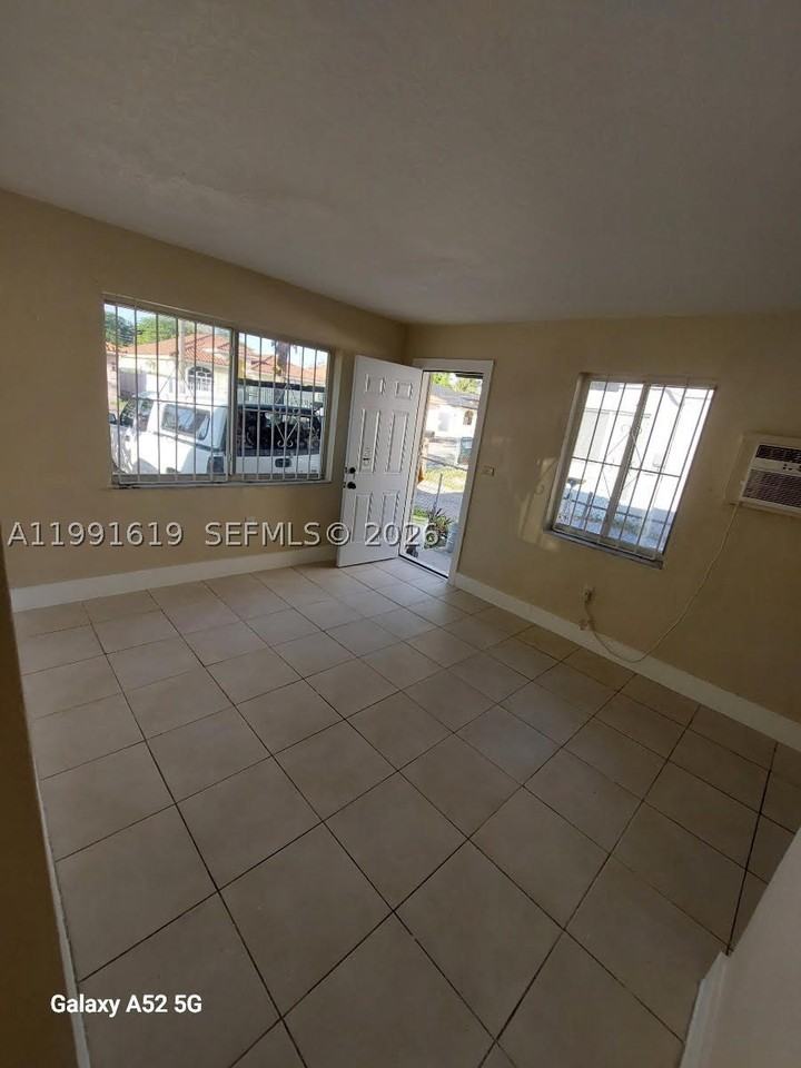 1574 Nw 58th St #1574 - Photo 4 of 10