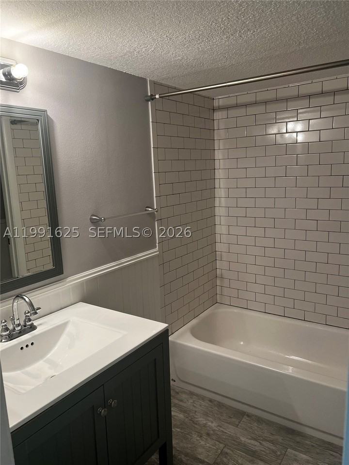 802 Constitution Dr #802B - Photo 7 of 11