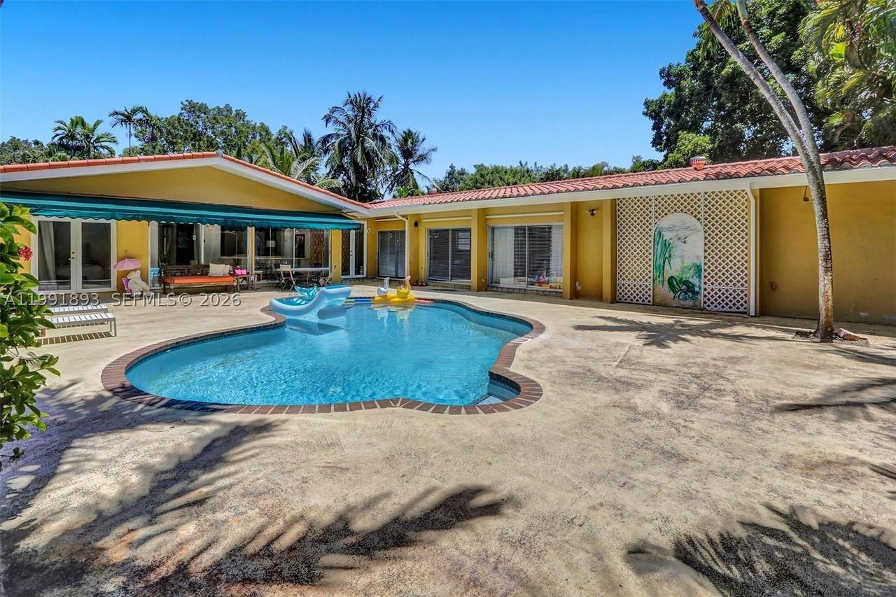 3920 Monserrate St - Photo 4 of 46