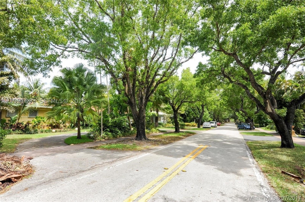3920 Monserrate St - Photo 4 of 24
