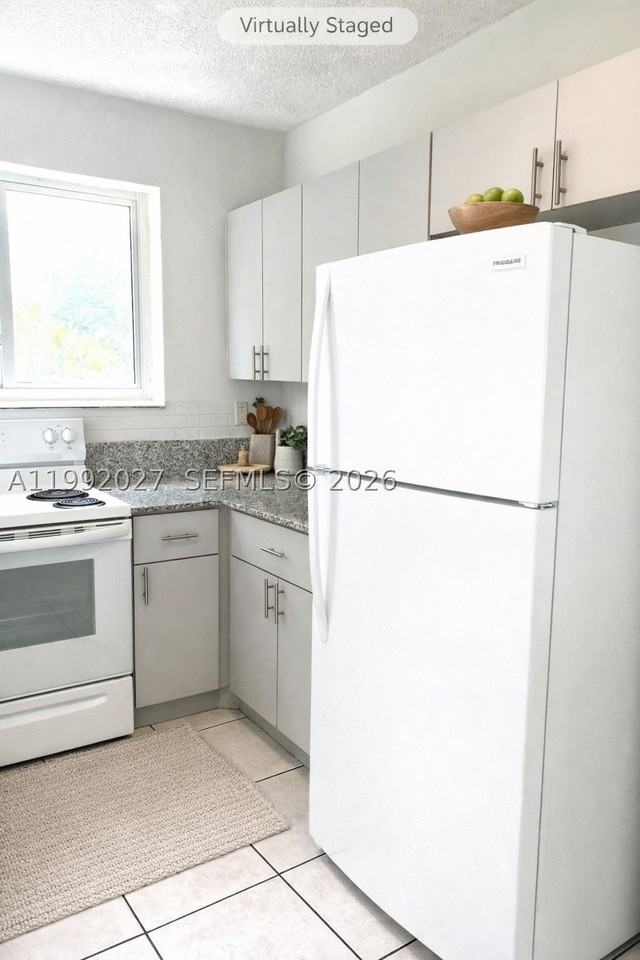 2121 Sw 4th St #2 - Photo 3 of 17
