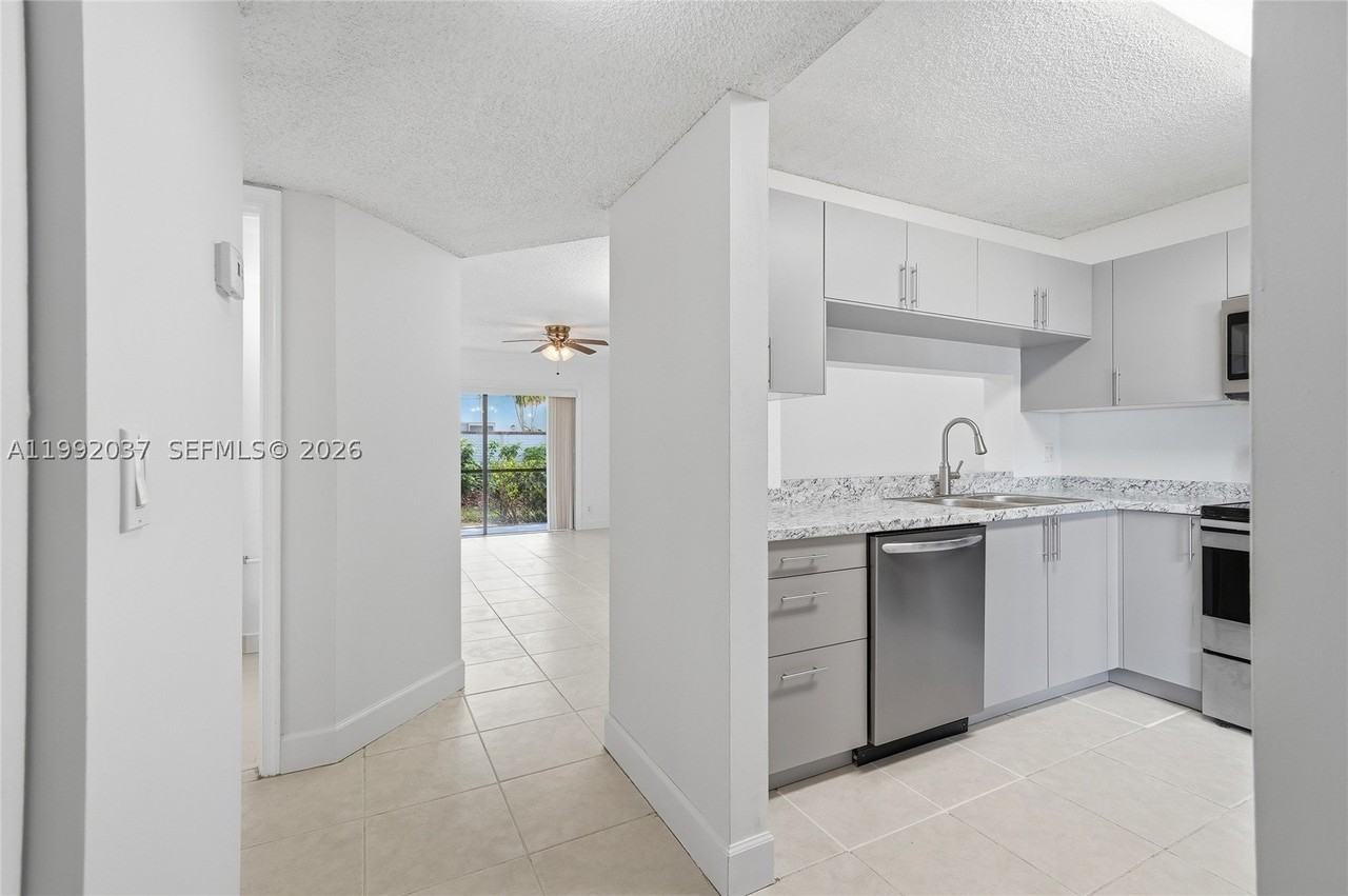 2376 Nw 89th Dr #2376 - Photo 5 of 30