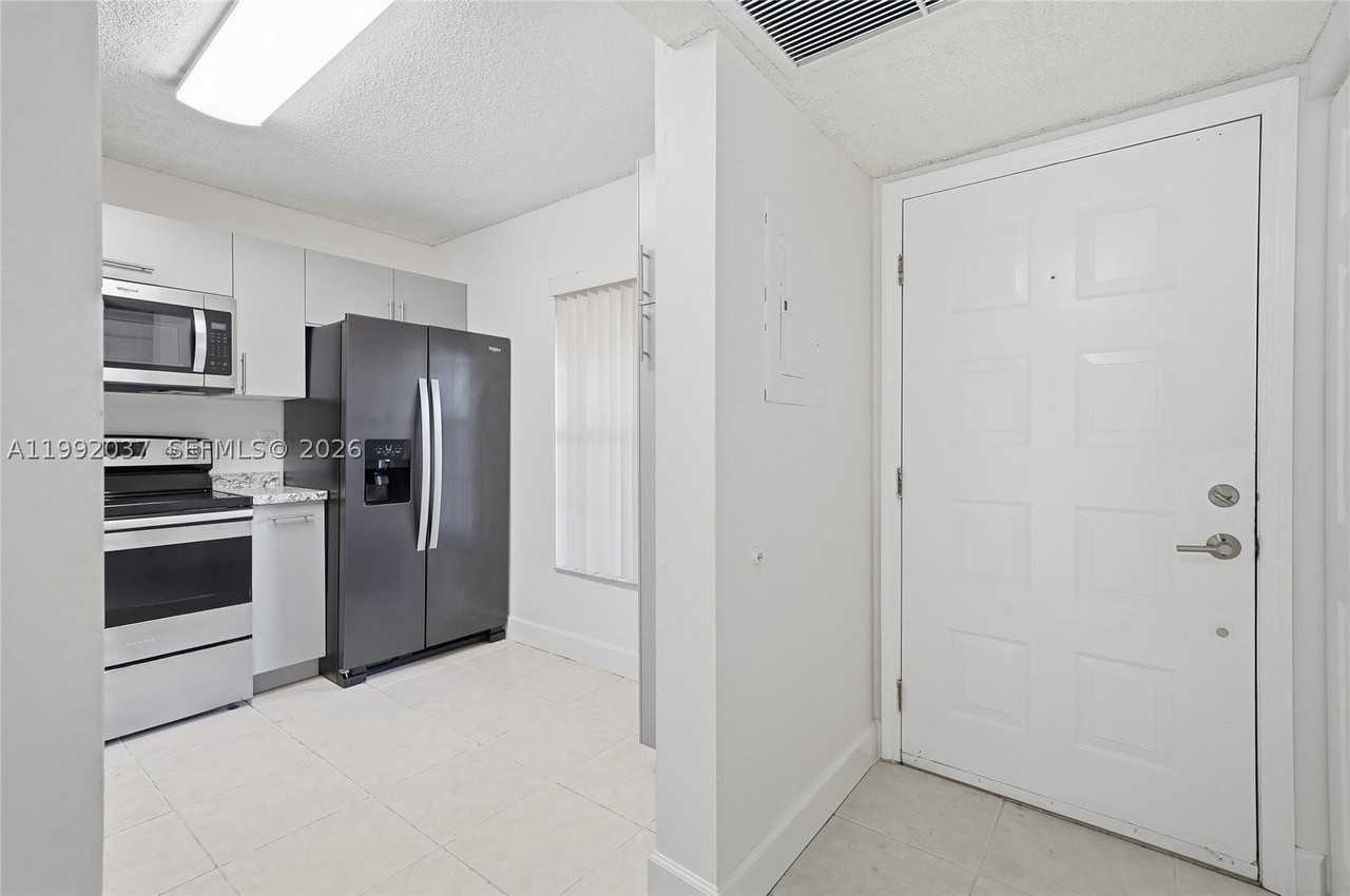 2376 Nw 89th Dr #2376 - Photo 6 of 30