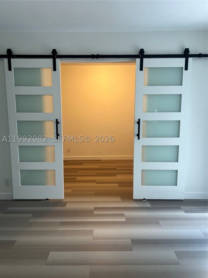 225 Se 16th Ave #3 - Photo 7 of 17
