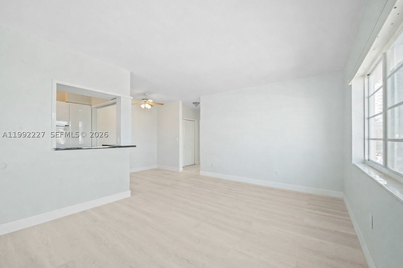 7315 Byron Ave #10 - Photo 3 of 27